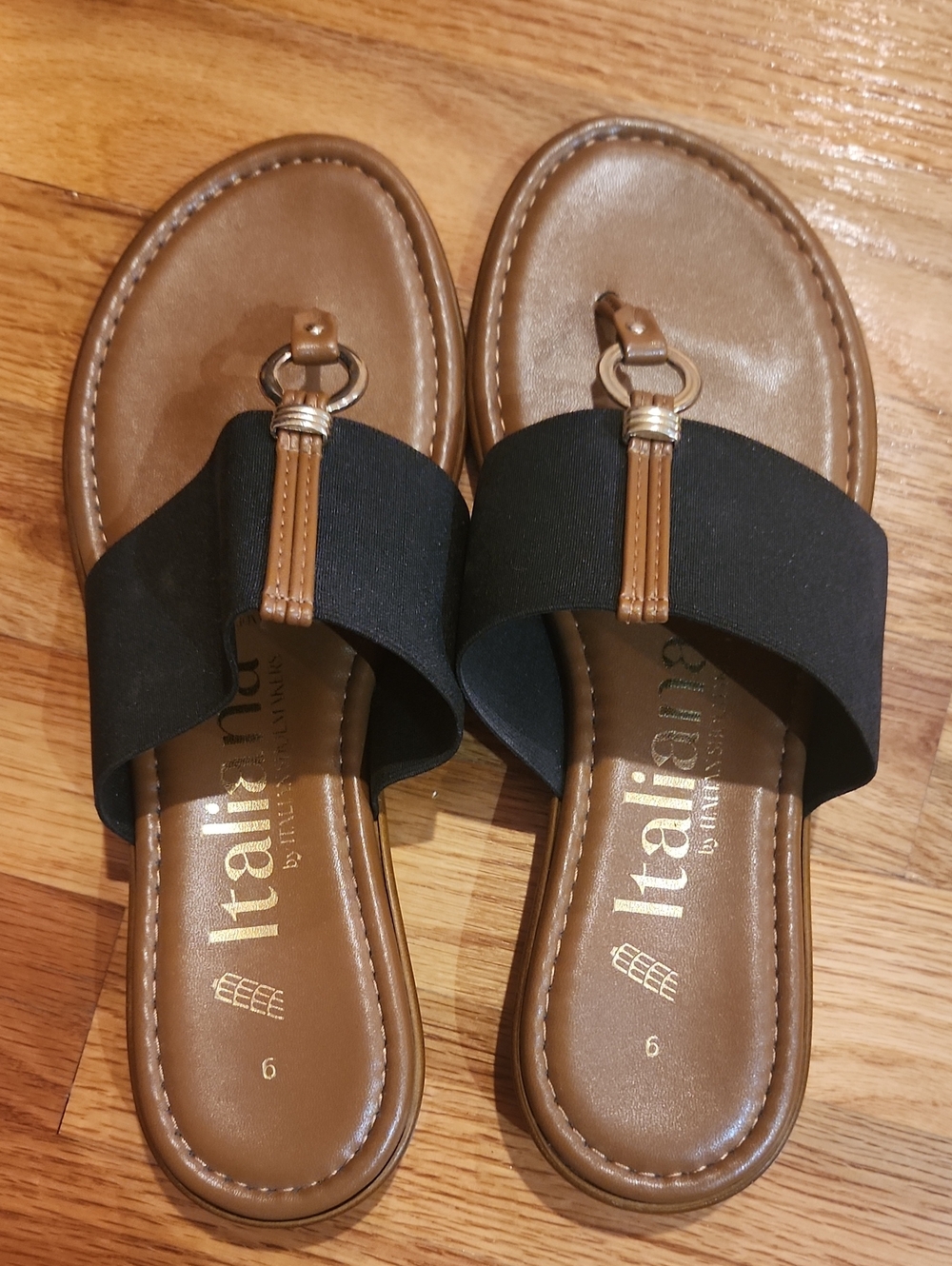 Italiana Sandals Size 9